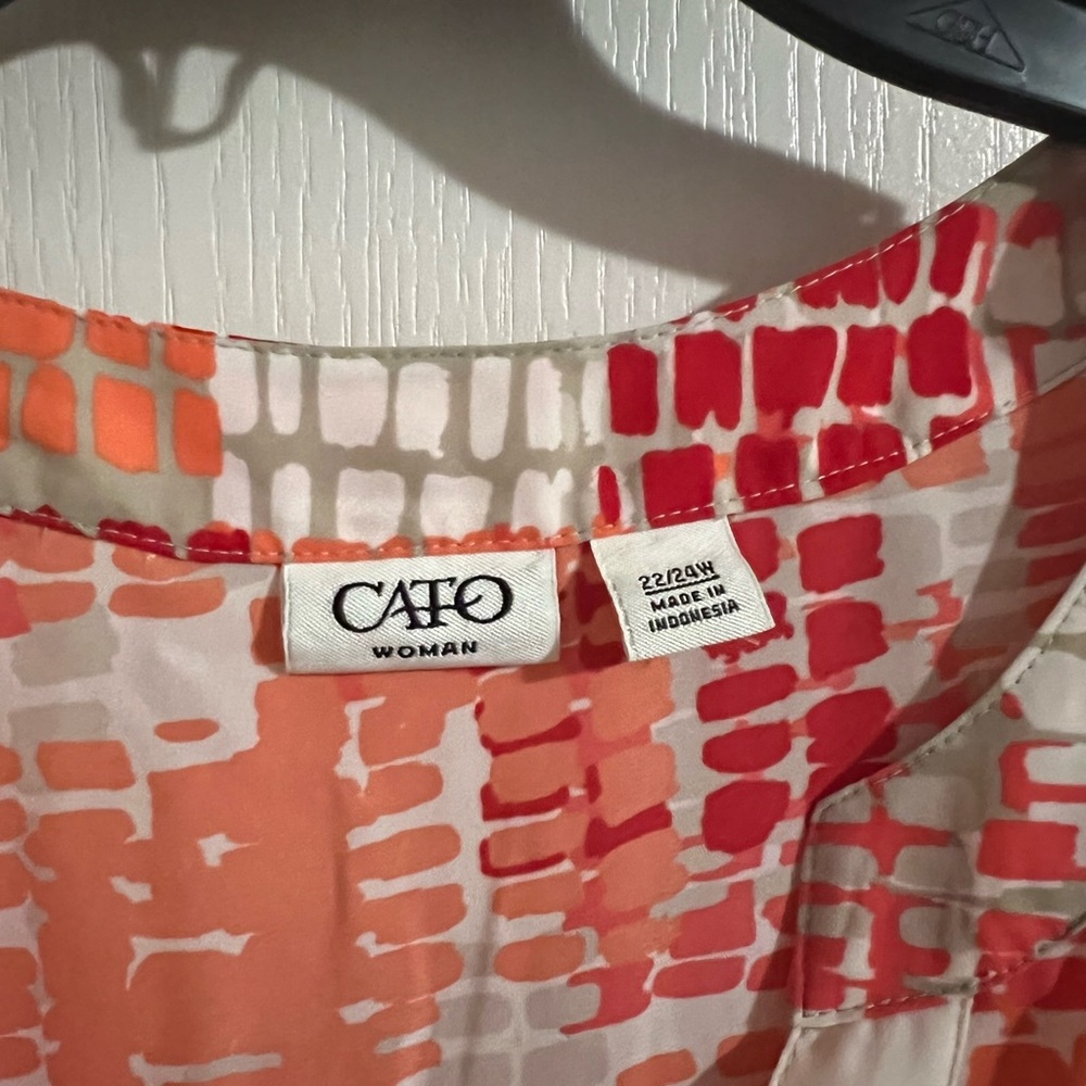 Cato high low tunic v neck blouse. 22/24W - Picture 3 of 3